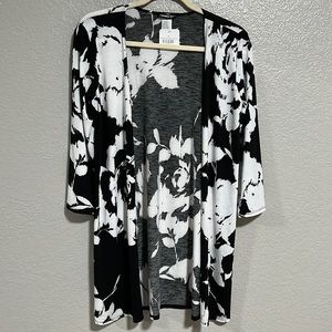 Black and White kimono short sleeve new with tag size small